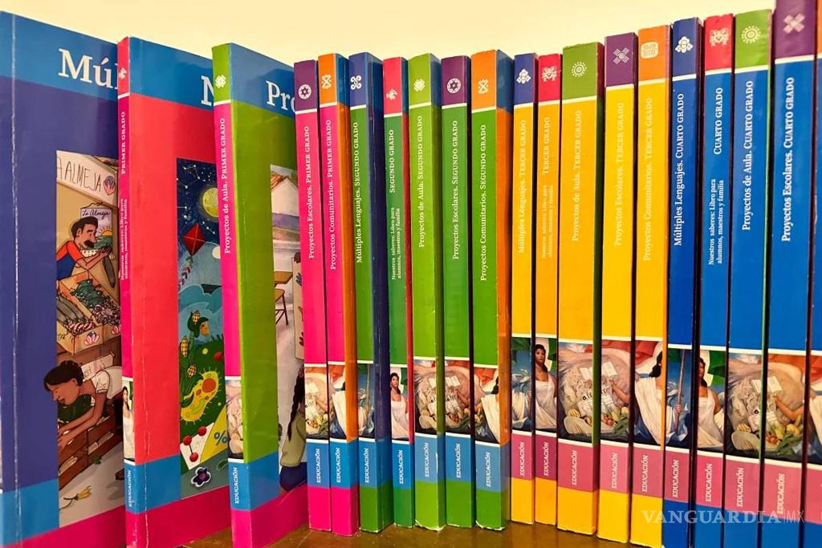 POLITICÓN: En Coahuila, dispuestos a entregar libros de la 4T... hasta que la Corte lo ordene