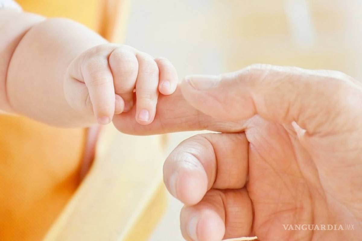 Por tu risa un bebé puede identificar si eres familiar o extraño