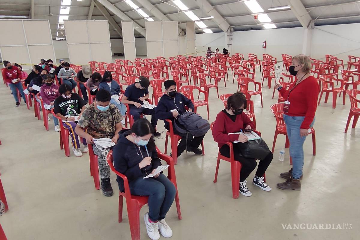 Destinan más de 20 mil vacunas Pfizer para menores de 14 años y rezagados de 17 años para sureste de Coahuila