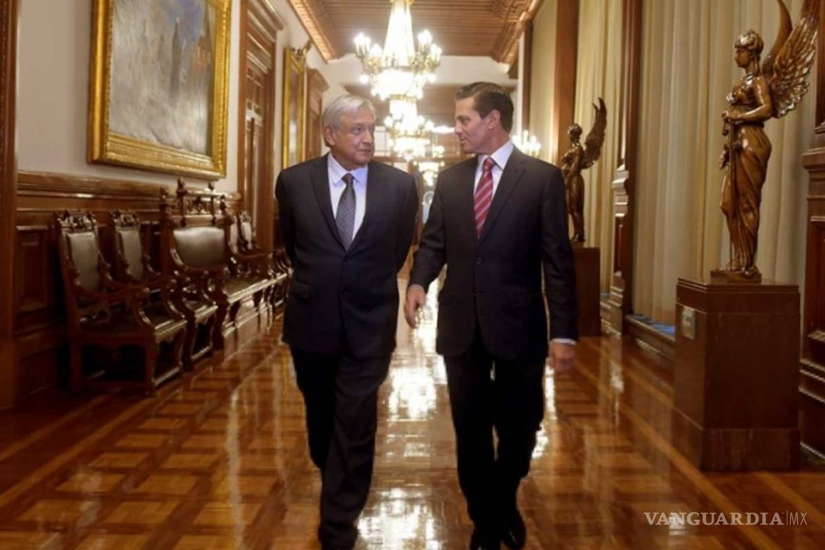 Se reunen AMLO y EPN en Palacio Nacional