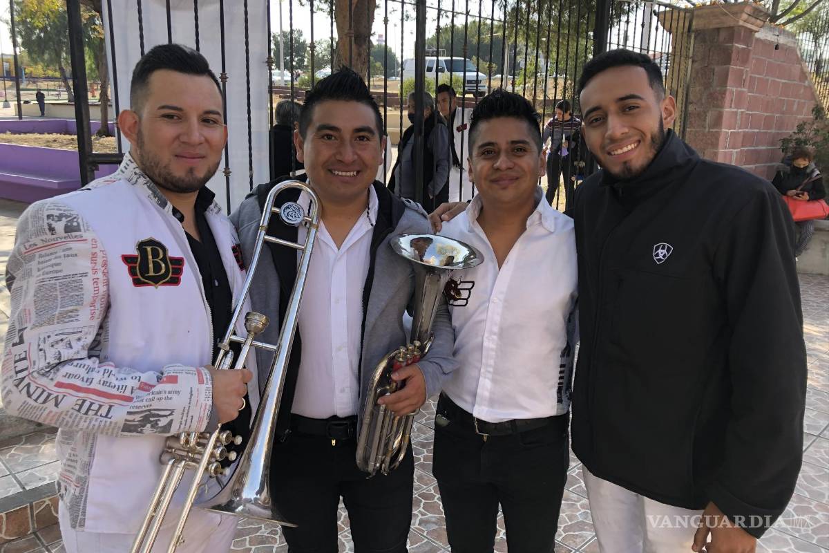 Por pandemia de COVID-19, integrantes de la Banda Brava de Saltillo dejan la música para buscar con oficios el sustento