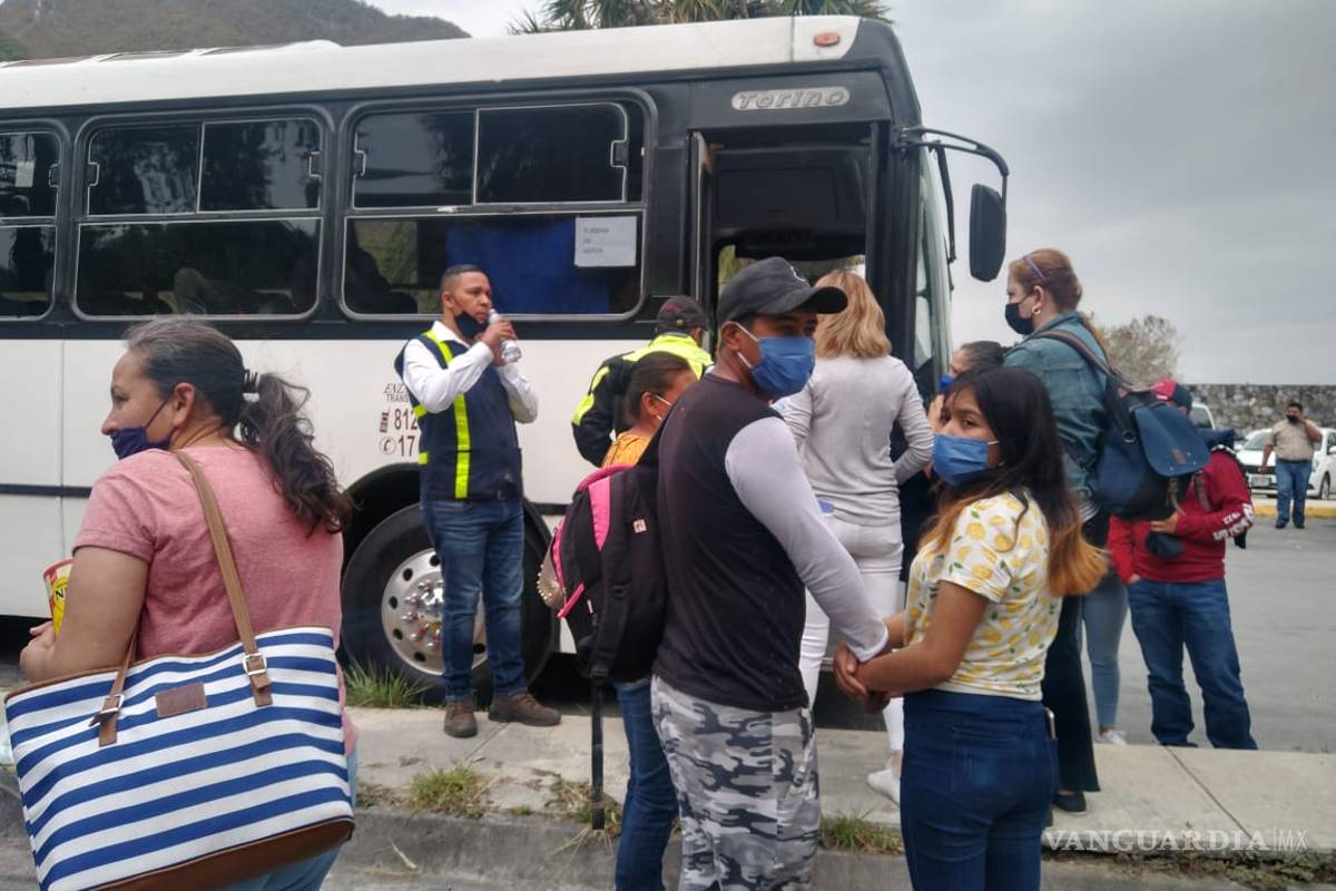 Regresan a sus comunidades afectados por el incendio en sierra de Santiago, NL