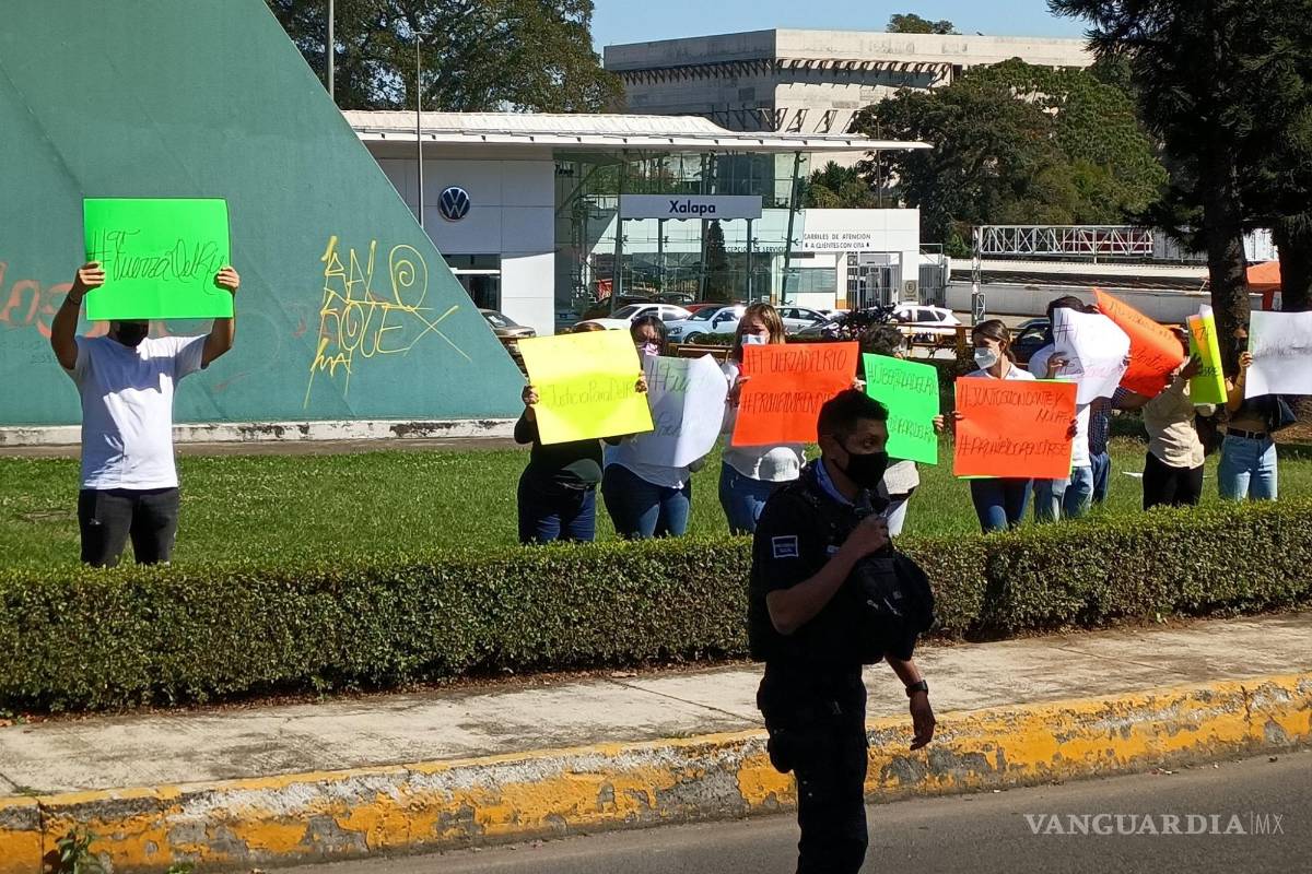 Exigen con marcha liberación de colaborador de Monreal; reclaman a Cuitláhuac García