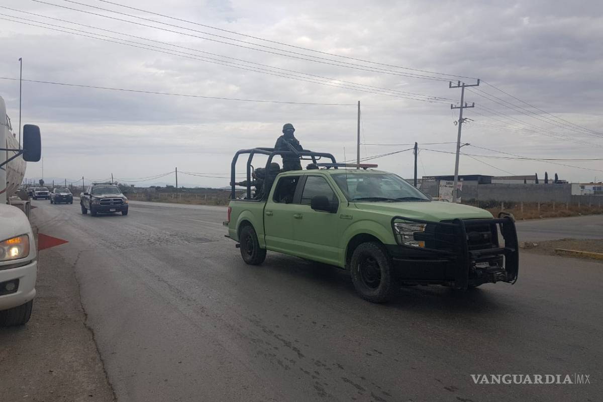 Militares y policías realizan operativo de vigilancia por ductos de Pemex en Monclova y la región