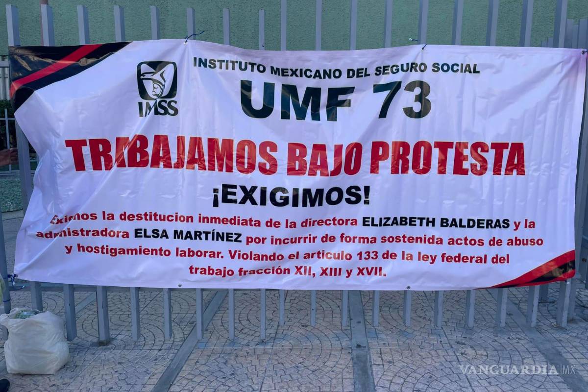 Protesta personal médico en UMF 73 del IMSS en Saltillo; piden destituir a directora y administradora