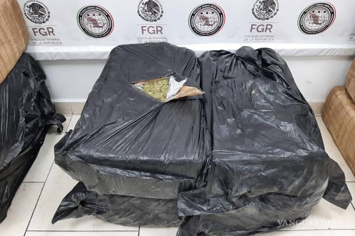 Detienen a dos hombres en Nuevo León con 200 kilos de presunto enervante