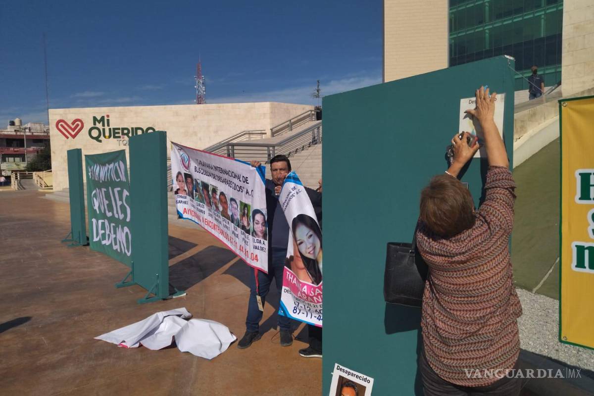 Colectivos se concentran en Plaza Mayor de Torreón; buscan ‘visibilizar’ desapariciones