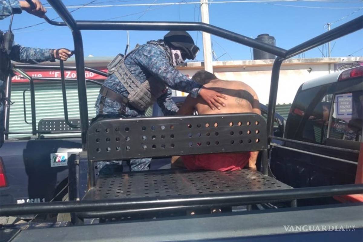 Terminó desnudo y golpeado por intentar robarse un vehículo en Hidalgo