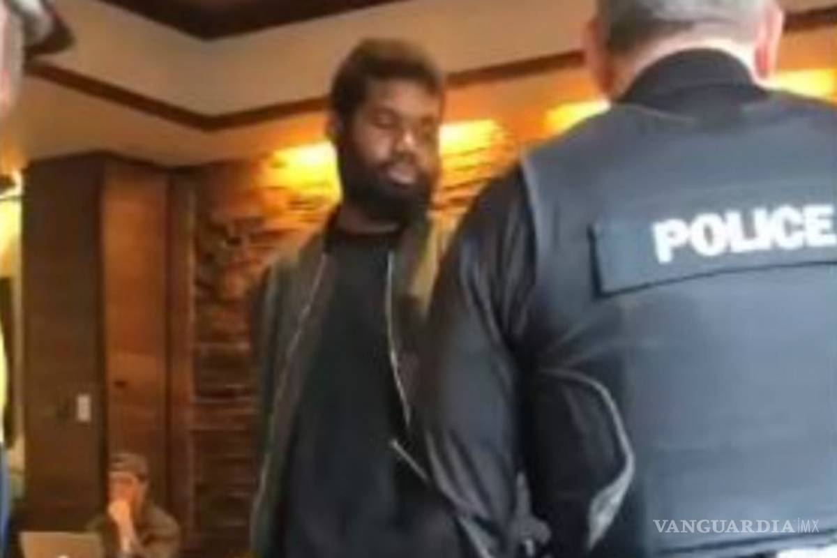 Arrestan a afroamericanos por no pedir nada en Starbucks