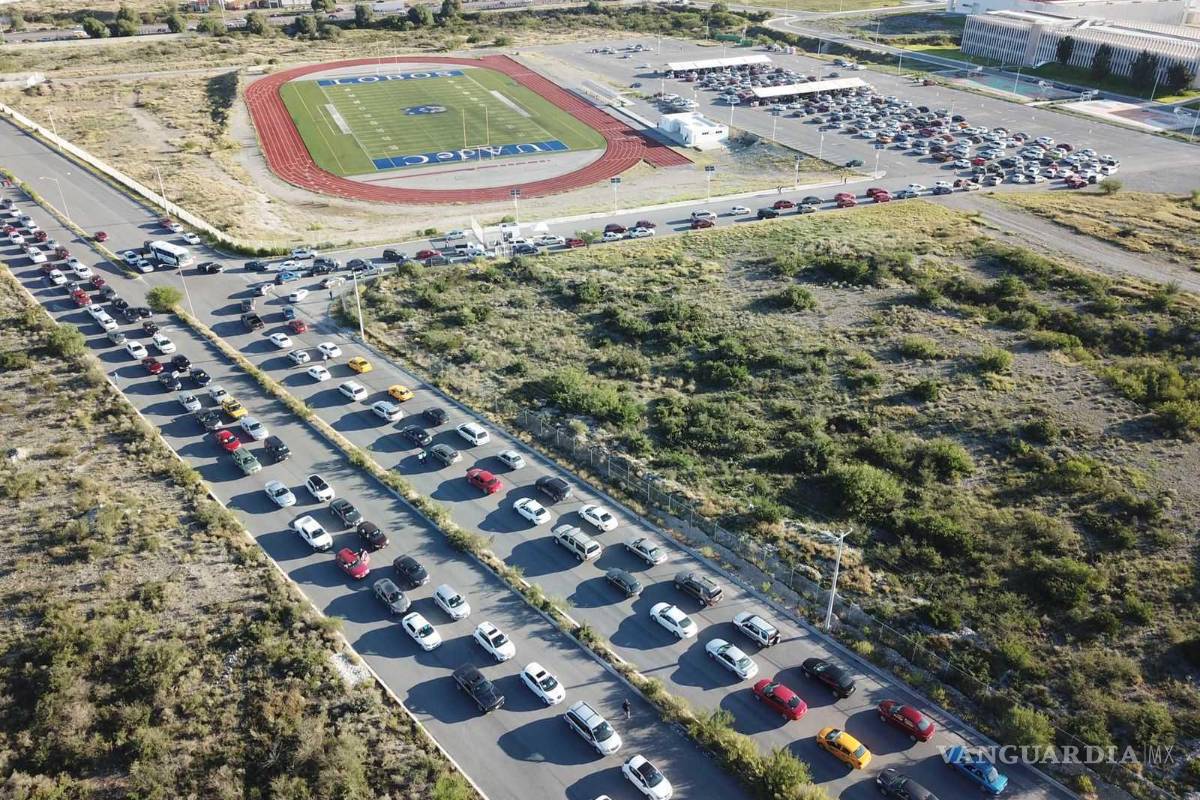 Arranca jornada de vacunación para 18 a 29 años en Ciudad Universitaria de Saltillo