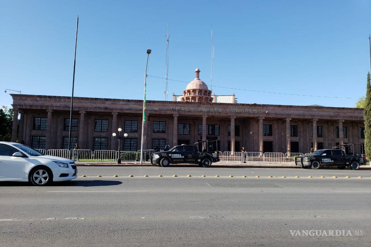 $!En 24 horas Jubilados recorren Congreso, Palacio y plazas de Saltillo para ser escuchados