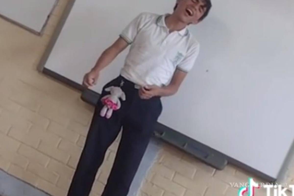 ¿Príncipe, eres tú? Alumno de secundaria canta como José José y se hace viral (video)