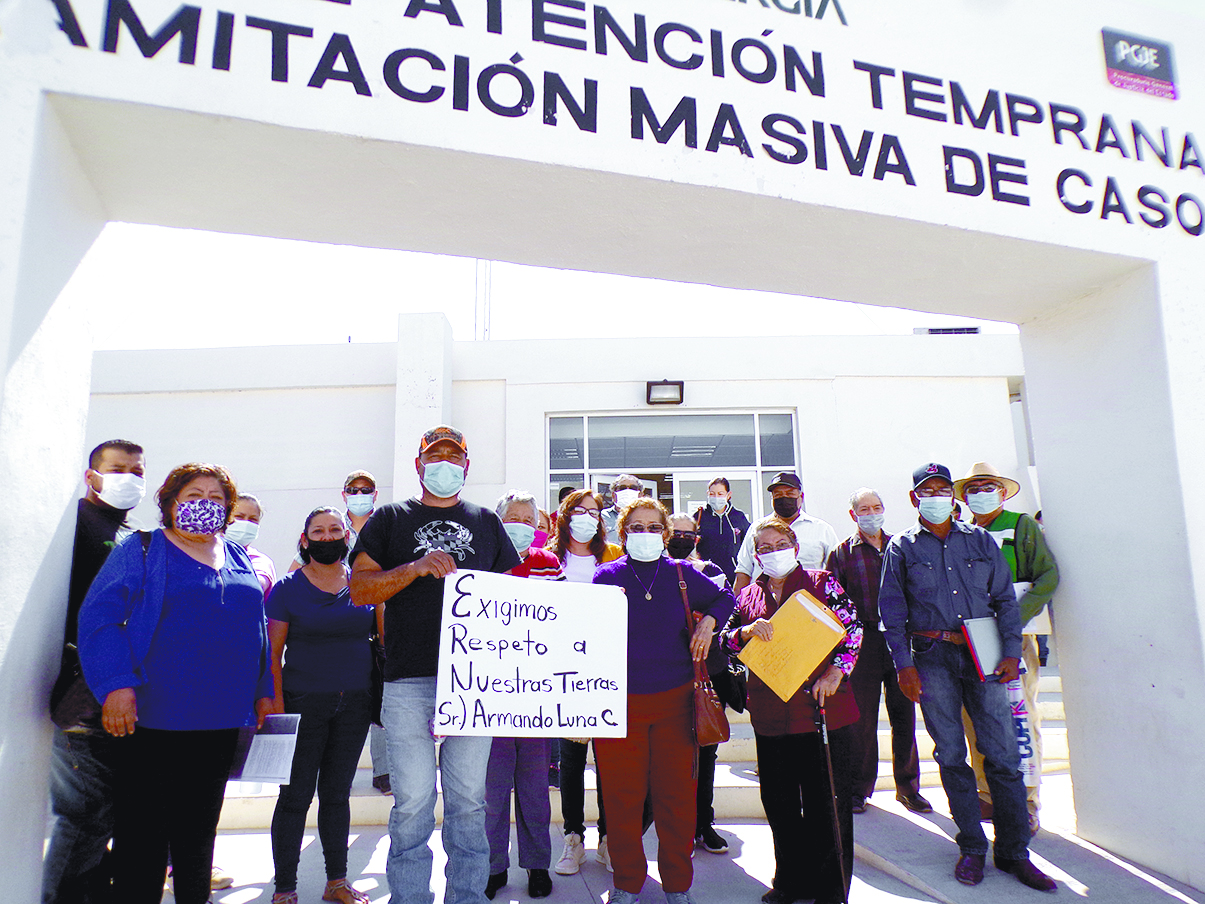 Pobladores de ejido de Ramos Arizpe acusan al ex diputado Luna Canales de usar influencias para perjudicarlos