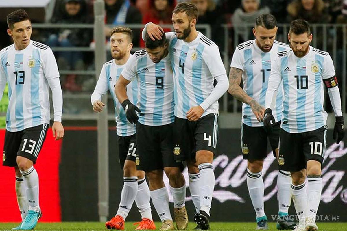 Argentina estrena el estadio Luzhniki con apurada victoria