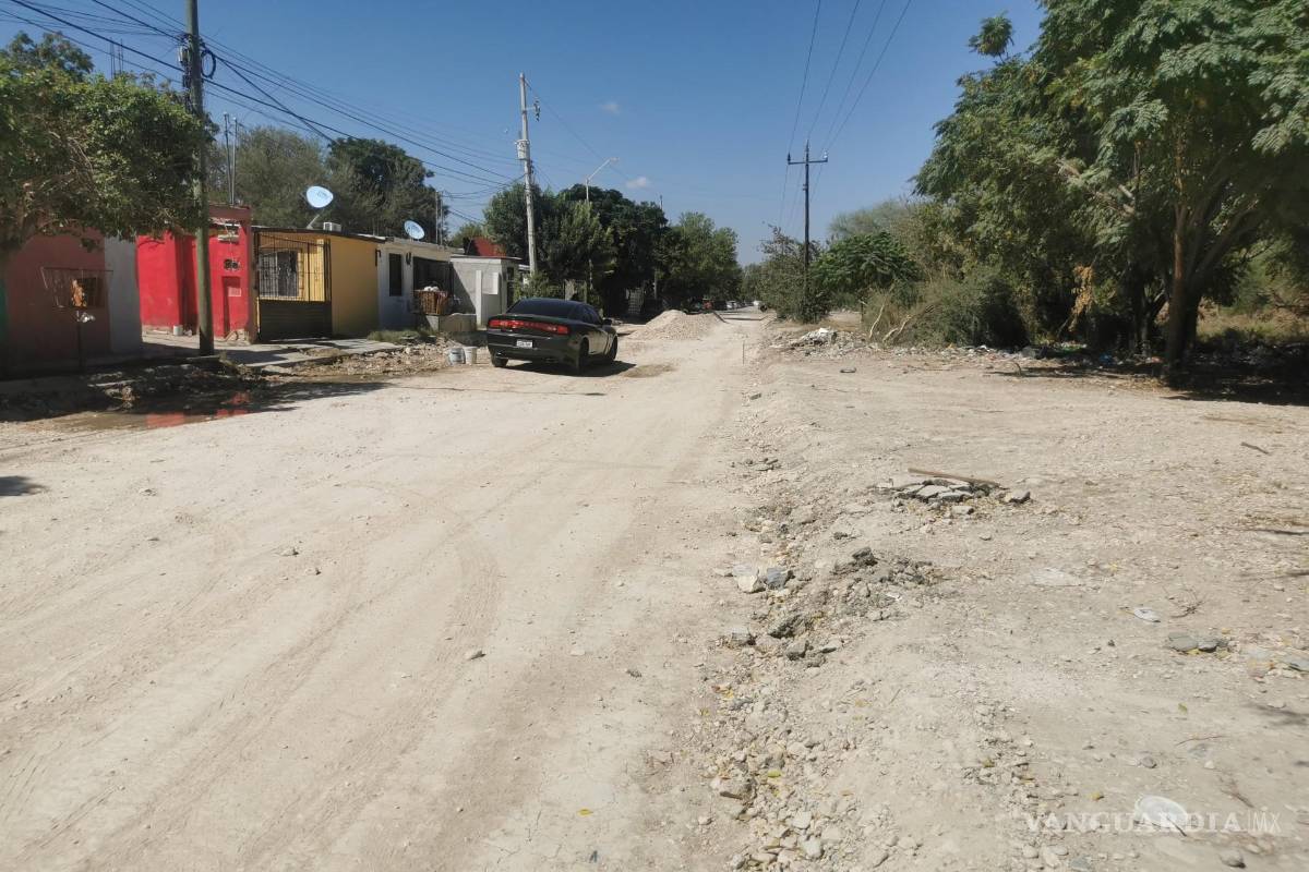 Acuña: vecinos de Ampliación Santa Teresa exigen reanudar obra de pavimentación