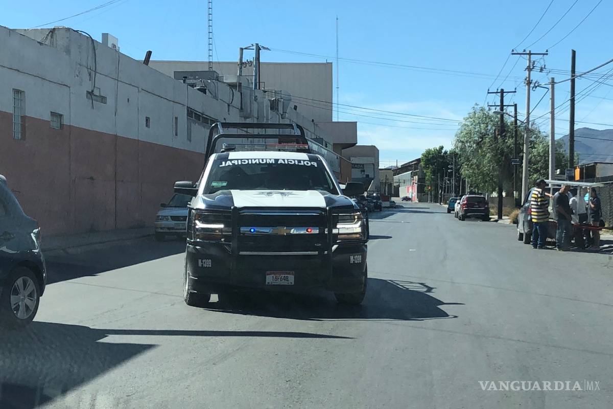 Ladrones acuchillan a ‘héroe’ que los perseguía