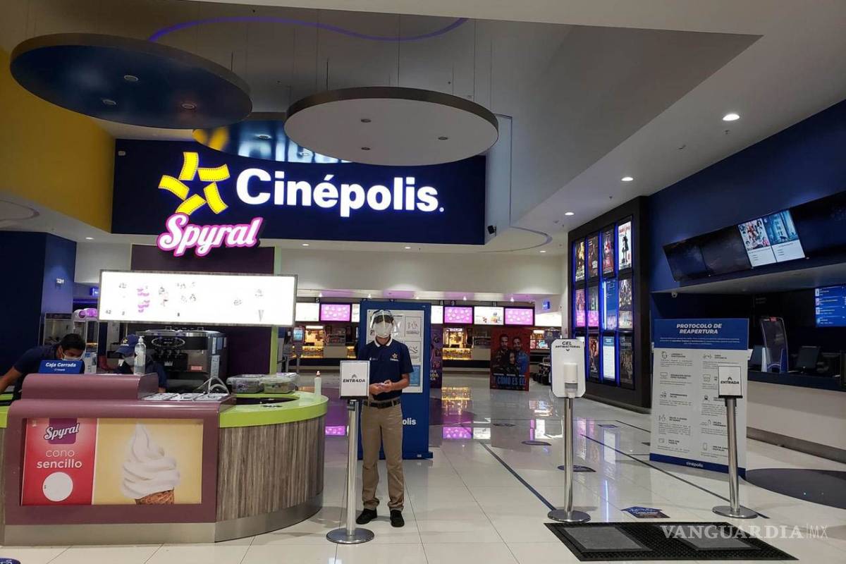 Acuden cerca de 250 en la reapertura de cines en Monclova