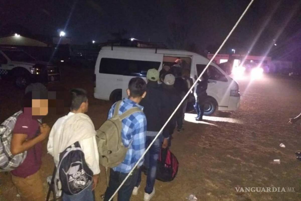 Detienen a seis que trasladaban 60 migrantes en Veracruz