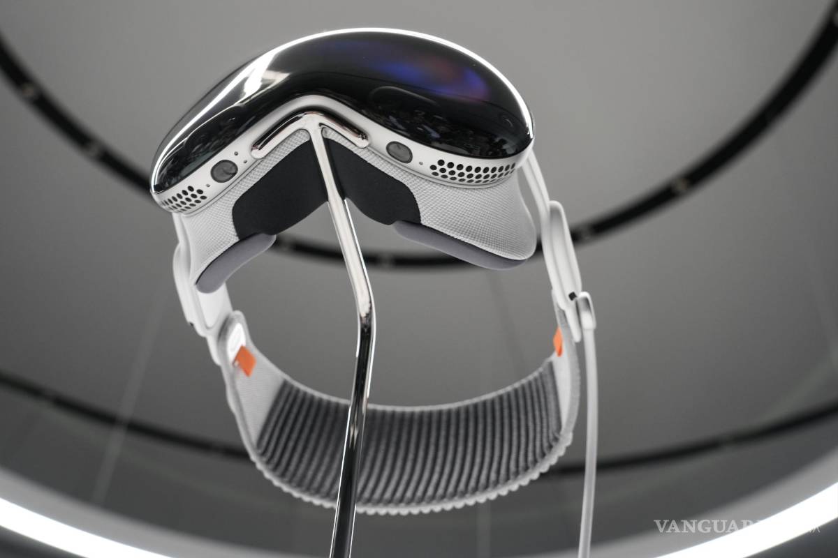 $!El Vision Pro en la sede de Apple en Cupertino, California.