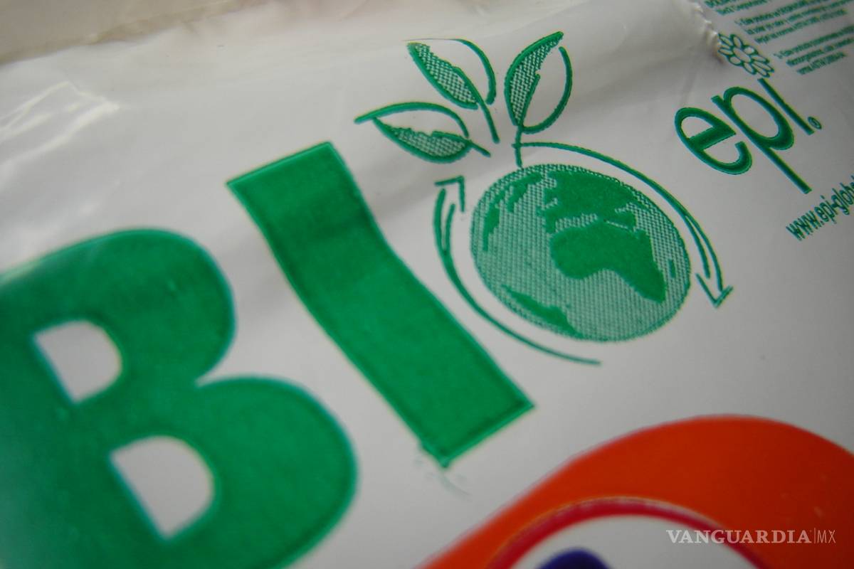 Científicos de la UNAM crean bolsas biodegradables