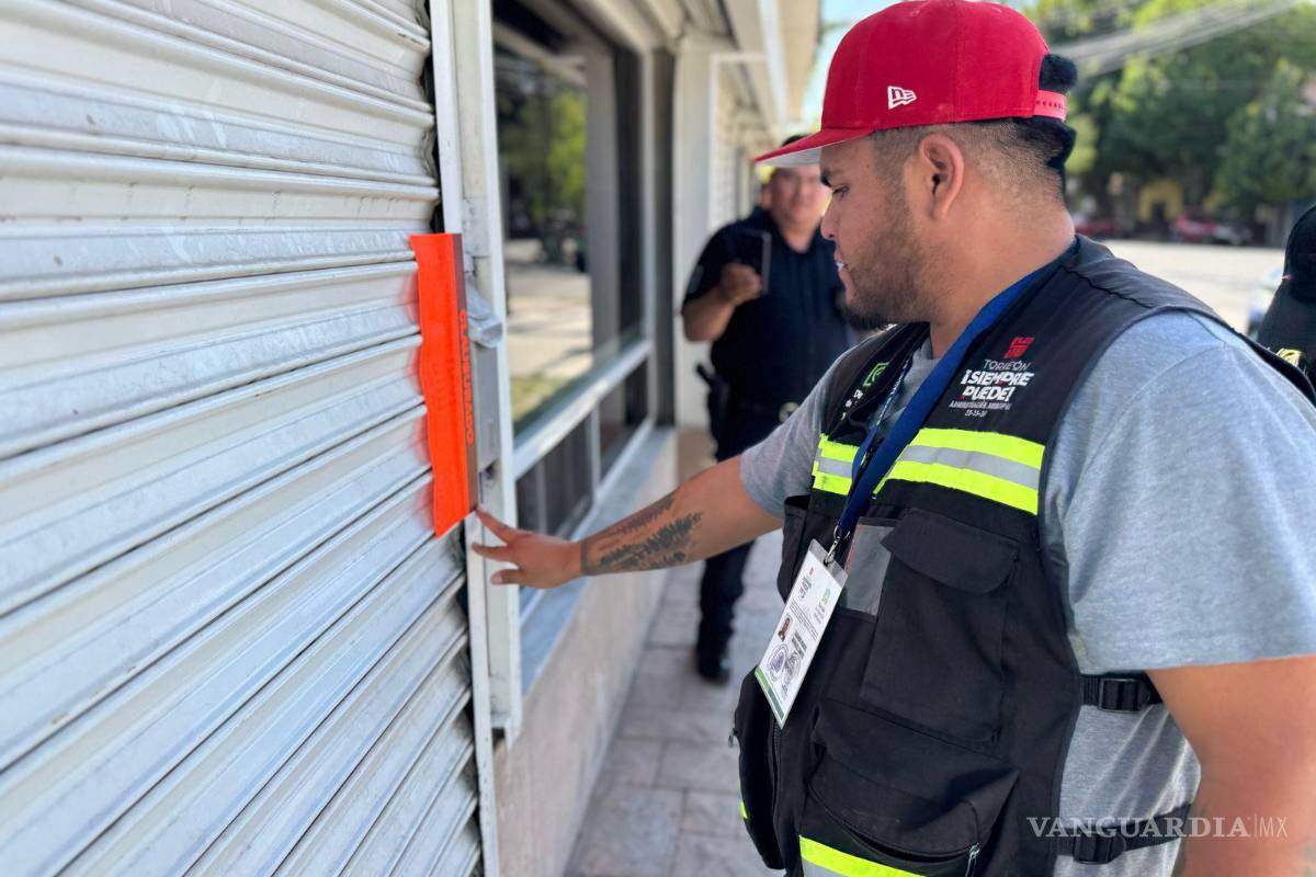 Clausuran barbería en Torreón, operaba de manera ilegal y personal consumía droga