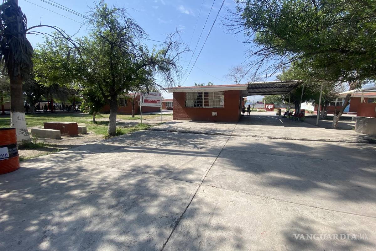 Reportan casos de golpes de calor en primaria de Monclova, dejarán de llevar niños a clases