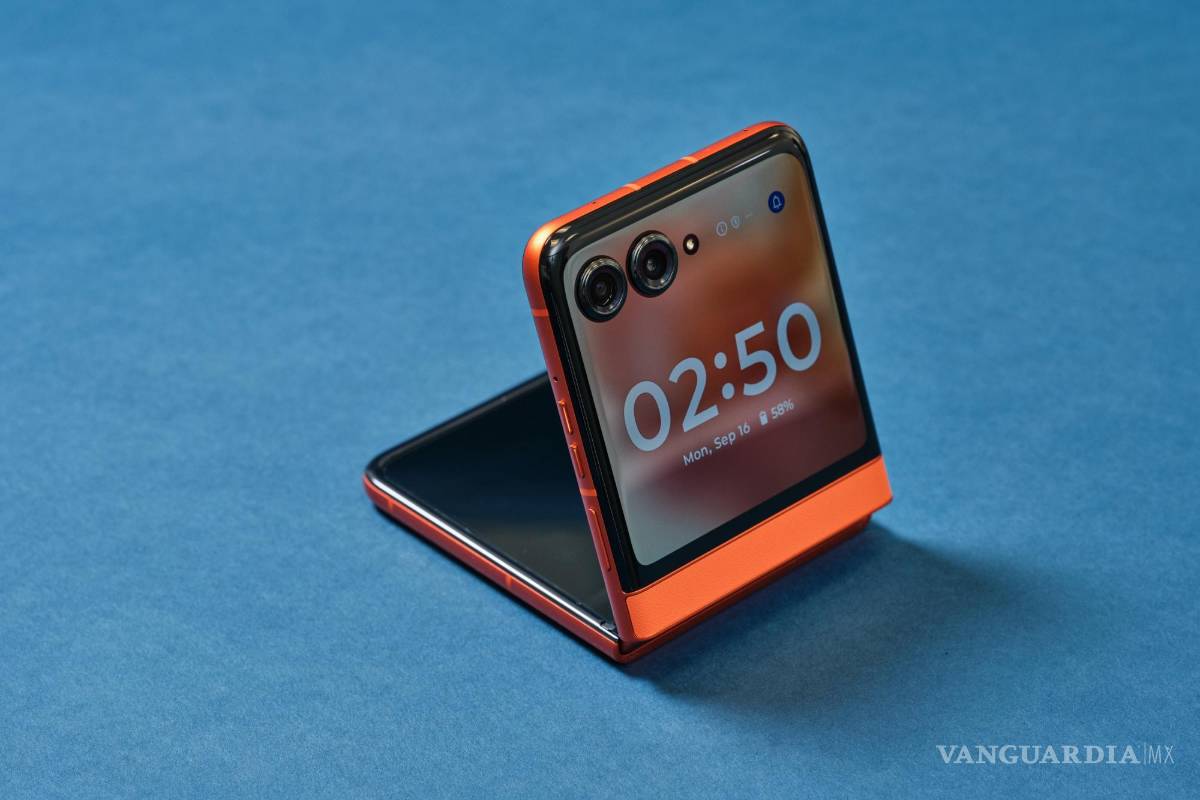 $!El Motorola Razr en San Francisco. El Motorola Razr cabe cómodamente en un bolsillo poco profundo de un pantalón.