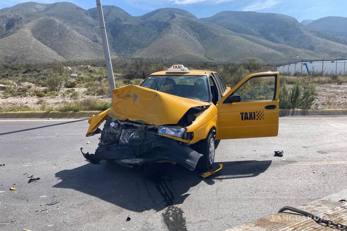 Taxista en estado de ebriedad provoca accidente y deja a mujer herida, en la colonia Mirasierra