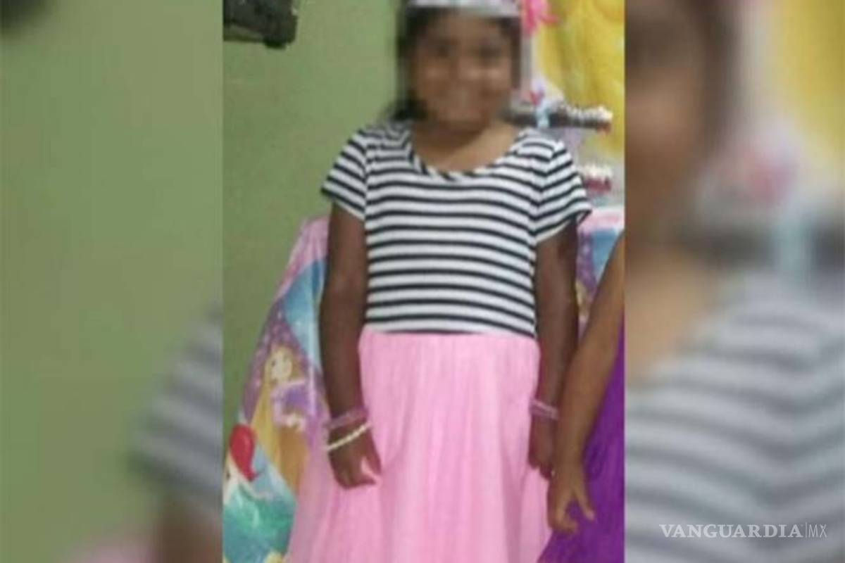 Encuentran a niña de 6 años encadenada a un árbol en EU