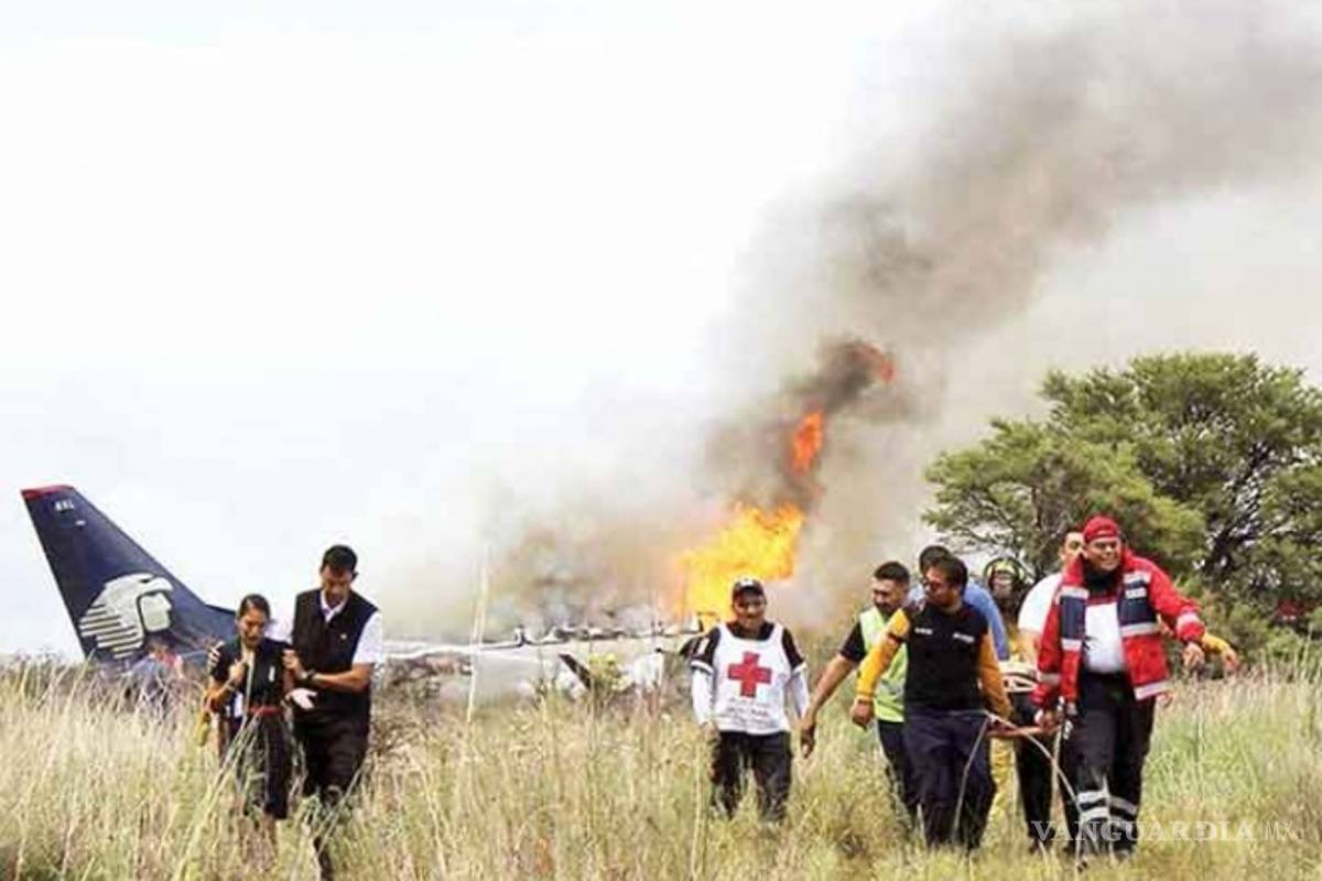 25 pasajeros siguen hospitalizados tras avionazo en Durango; el piloto, el más delicado