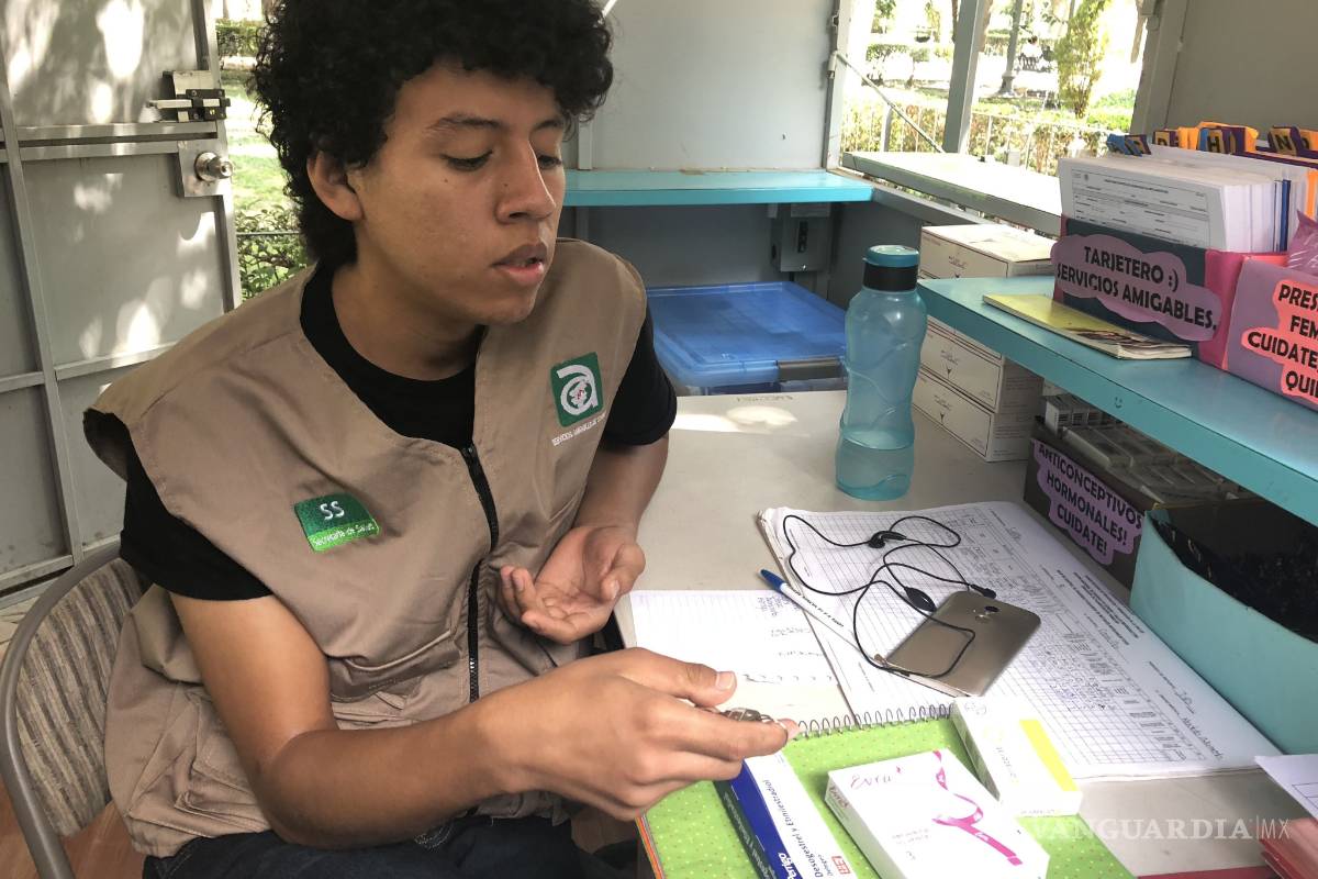 Regalan ‘pastilla del día siguiente’ y condones en Alameda de Saltillo, jóvenes de 12 años los que más aprovechan