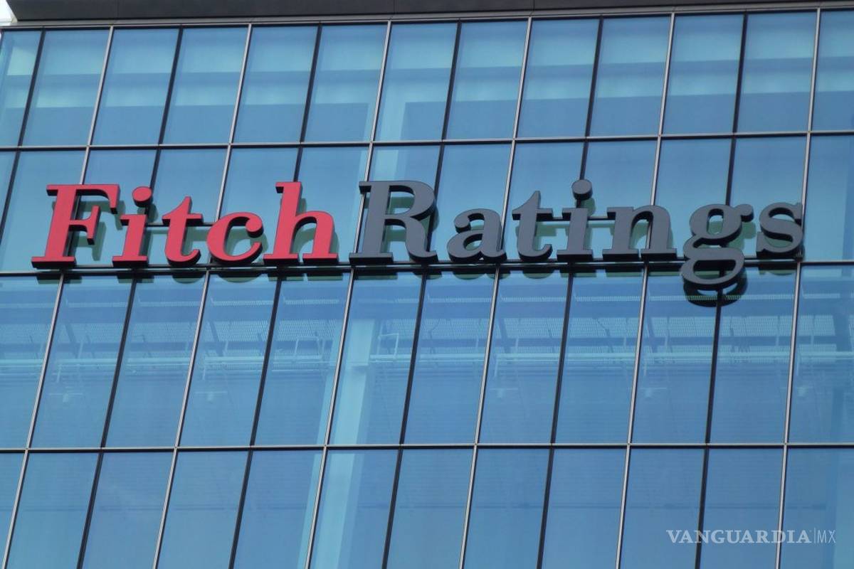 Fitch Ratings cambió a negativa la calificación crediticia de México