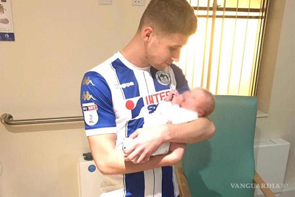 Jugador pide su cambio para ir a ver el nacimiento de su hijo