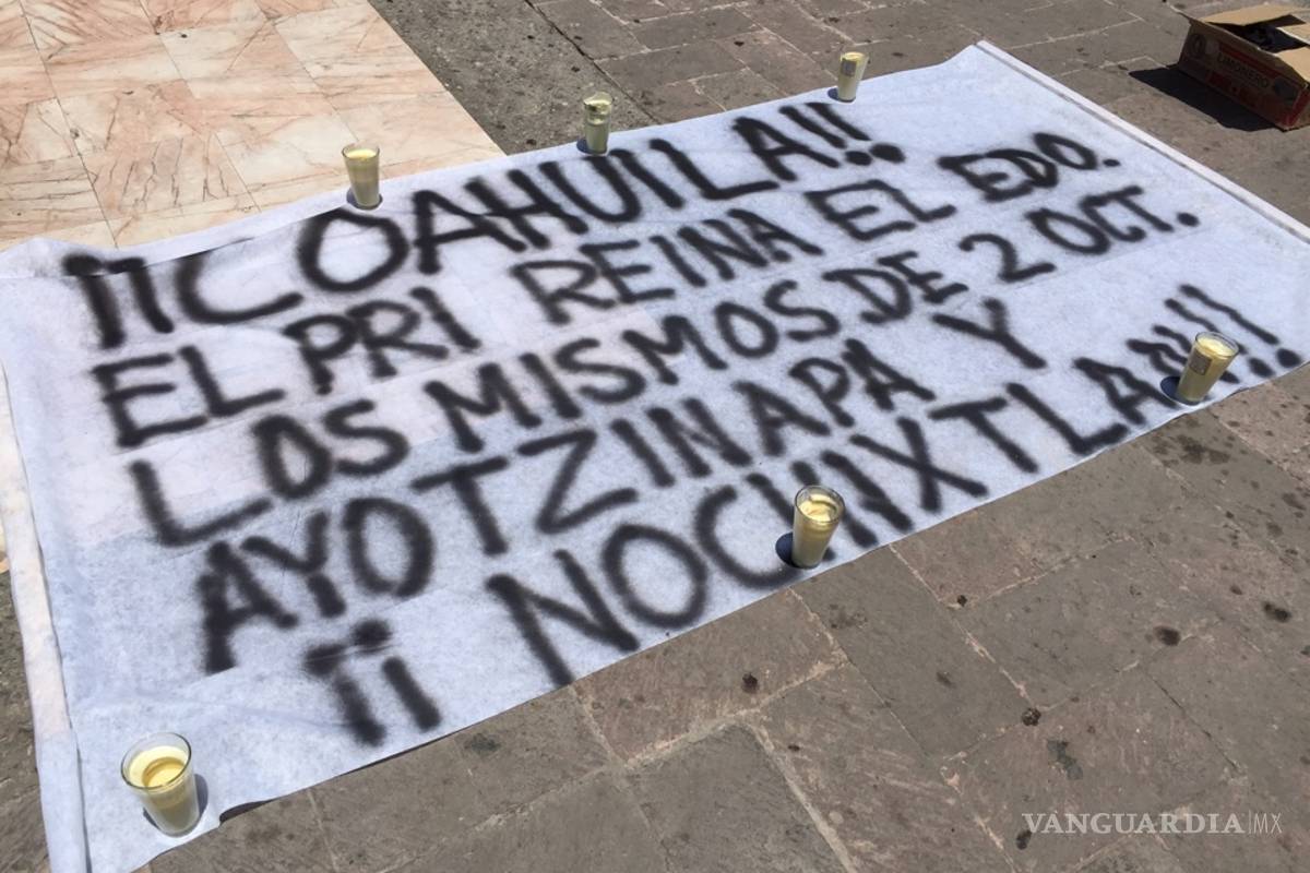 $!Grupos ciudadanos y magisteriales de Coahuila protestan por conflicto en Oaxaca (FOTOS)