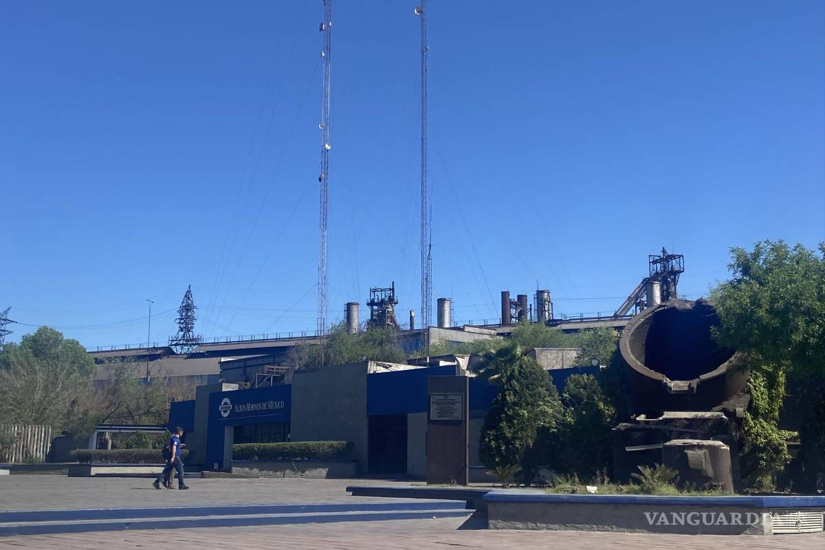 Sigue AHMSA sin luz y sin pagarle a los sindicalizados