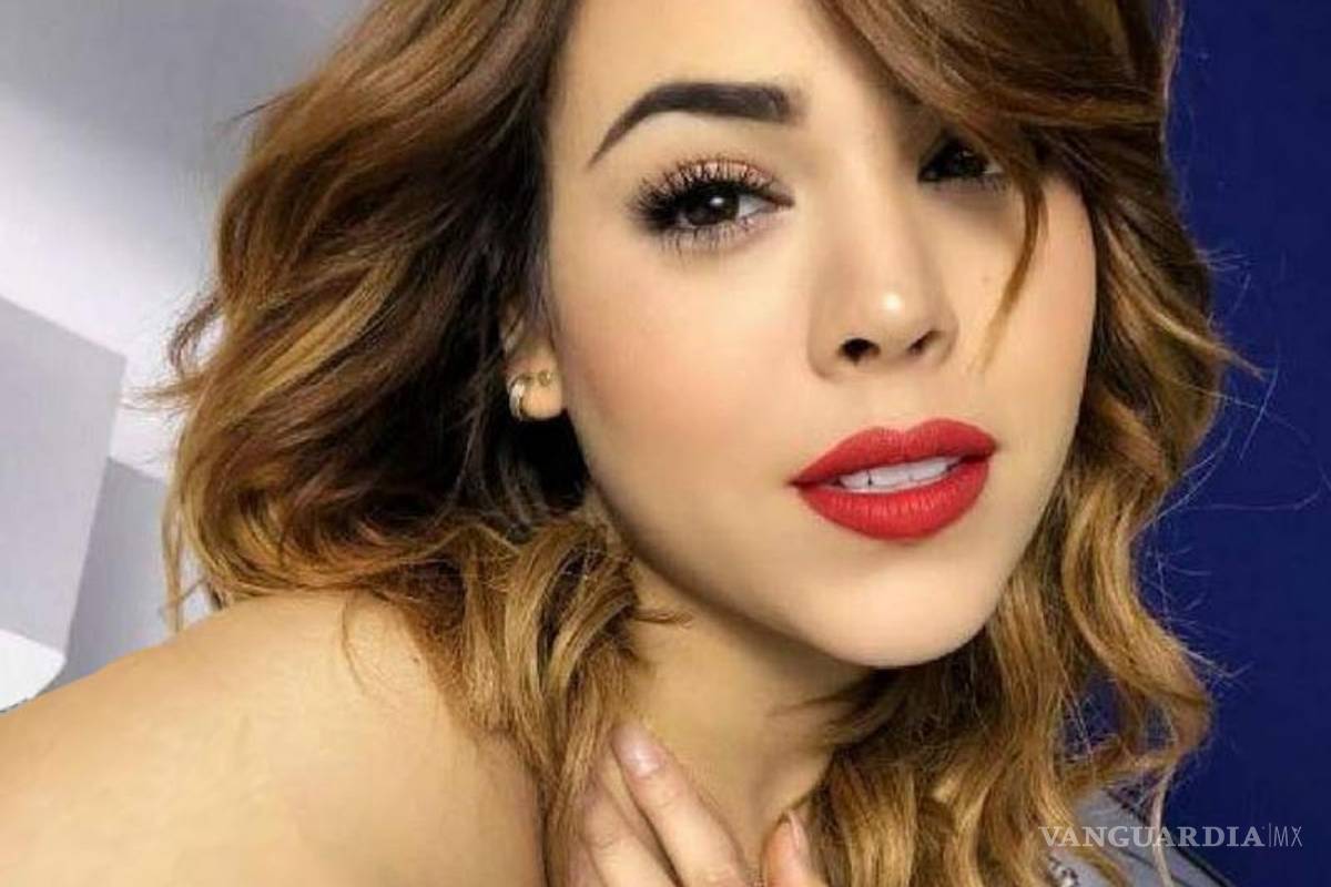 Con sexy foto Danna Paola celebra 9 millones de seguidores en instagram