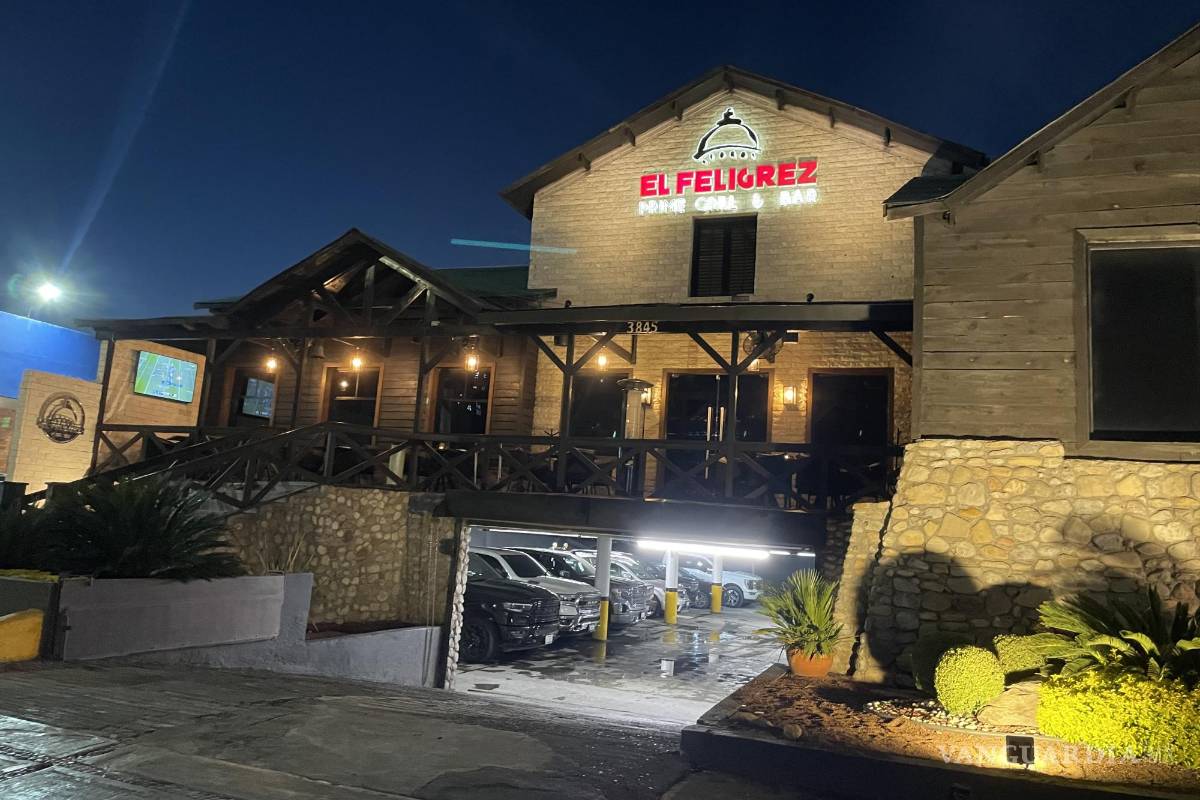 Capturan a dos sujetos que asaltaron a mano armada a un comensal en restaurante de Saltillo