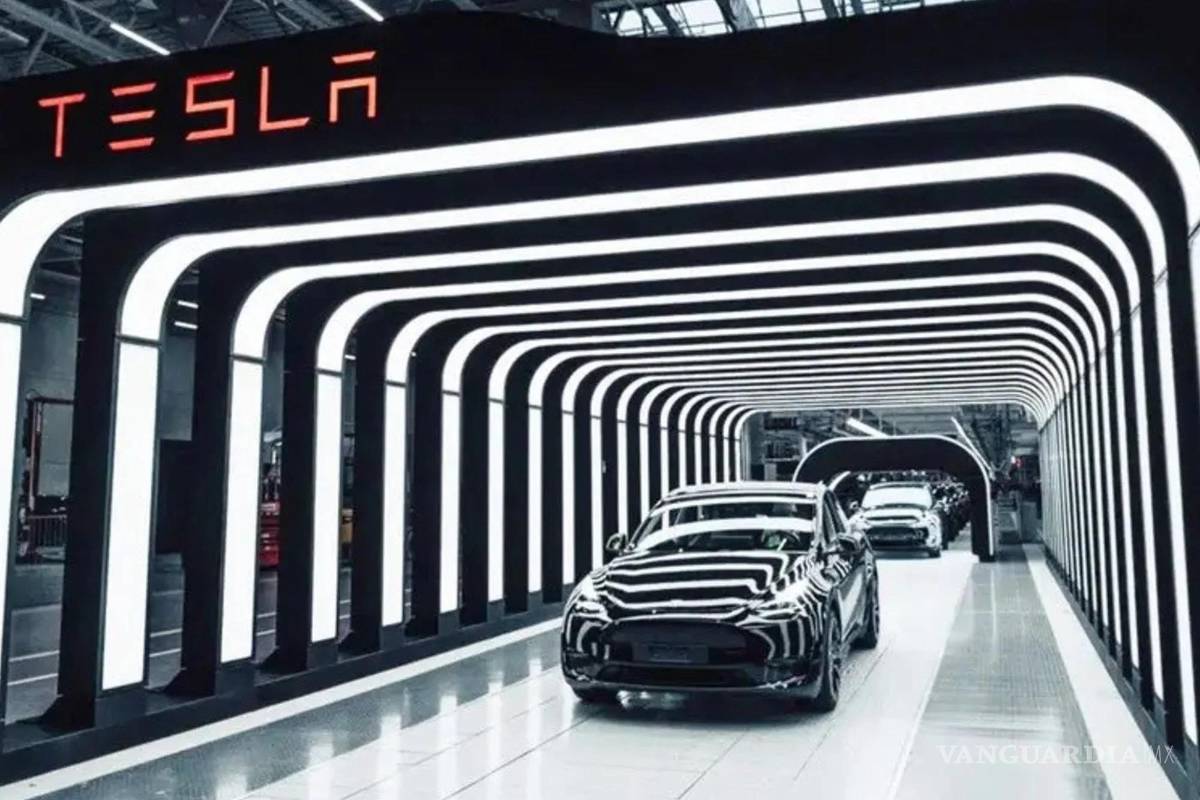 Tesla construiría planta en parque industrial cerca del AIFA, revela Jesús Ramírez