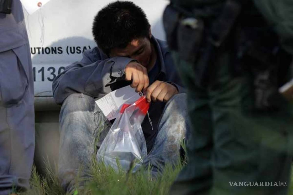 Encuentran 44 inmigrantes en dos camiones refrigerados en Texas