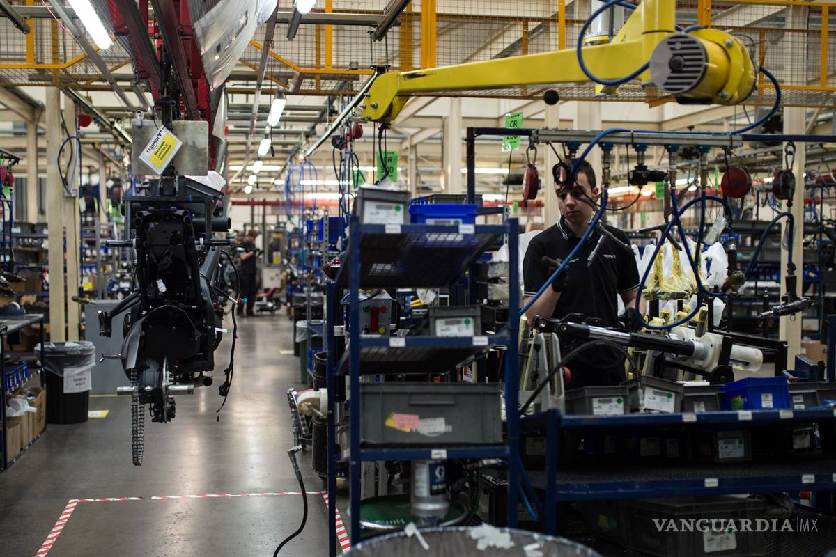 Empleos manufactureros registran en abril su menor nivel de crecimiento en 9 años