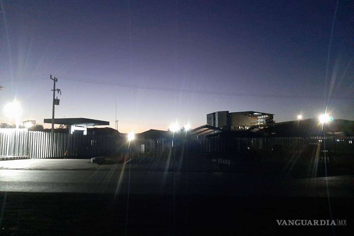 CFE reinstala energía eléctrica en dos plantas subsidiarias de AHMSA en Monclova