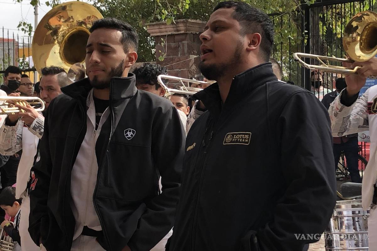 Por pandemia de COVID-19, integrantes de la Banda Brava de Saltillo dejan la música para buscar con oficios el sustento