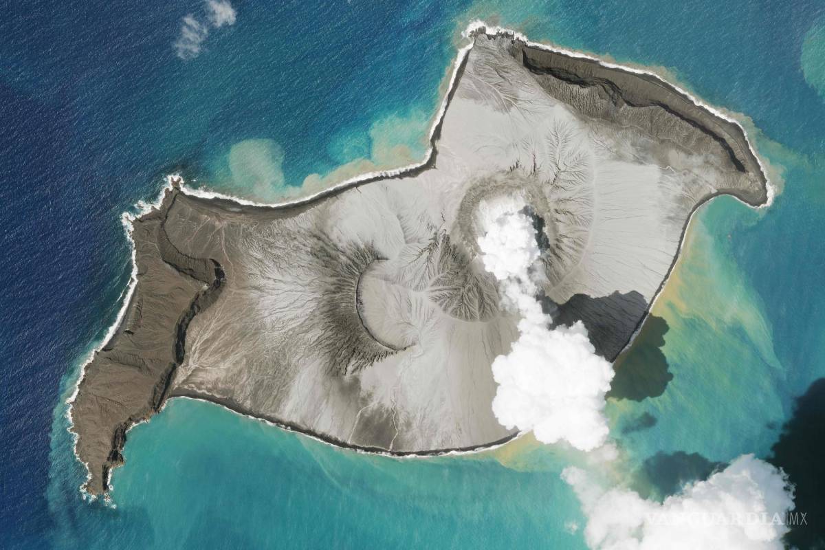 Tonga busca recuperarse tras la erupción volcánica y tsunami, en imágenes