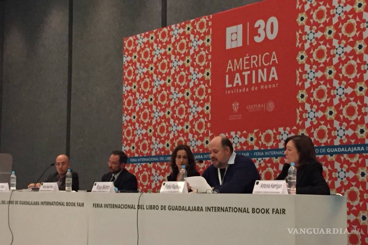 Recuerdan al cuentista Ignacio Padilla en la FIL de Guadalajara