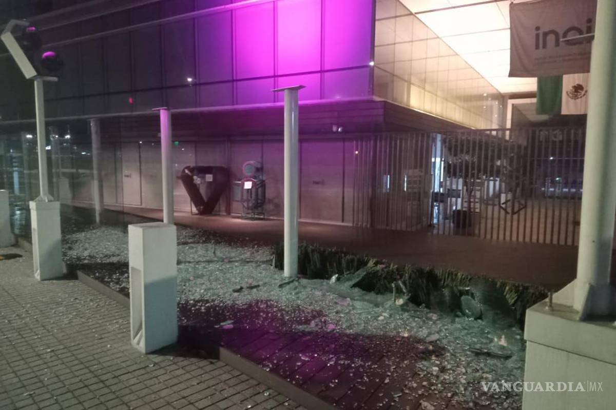 Cae sujeto que vandalizó la sede del INAI en Ciudad de México