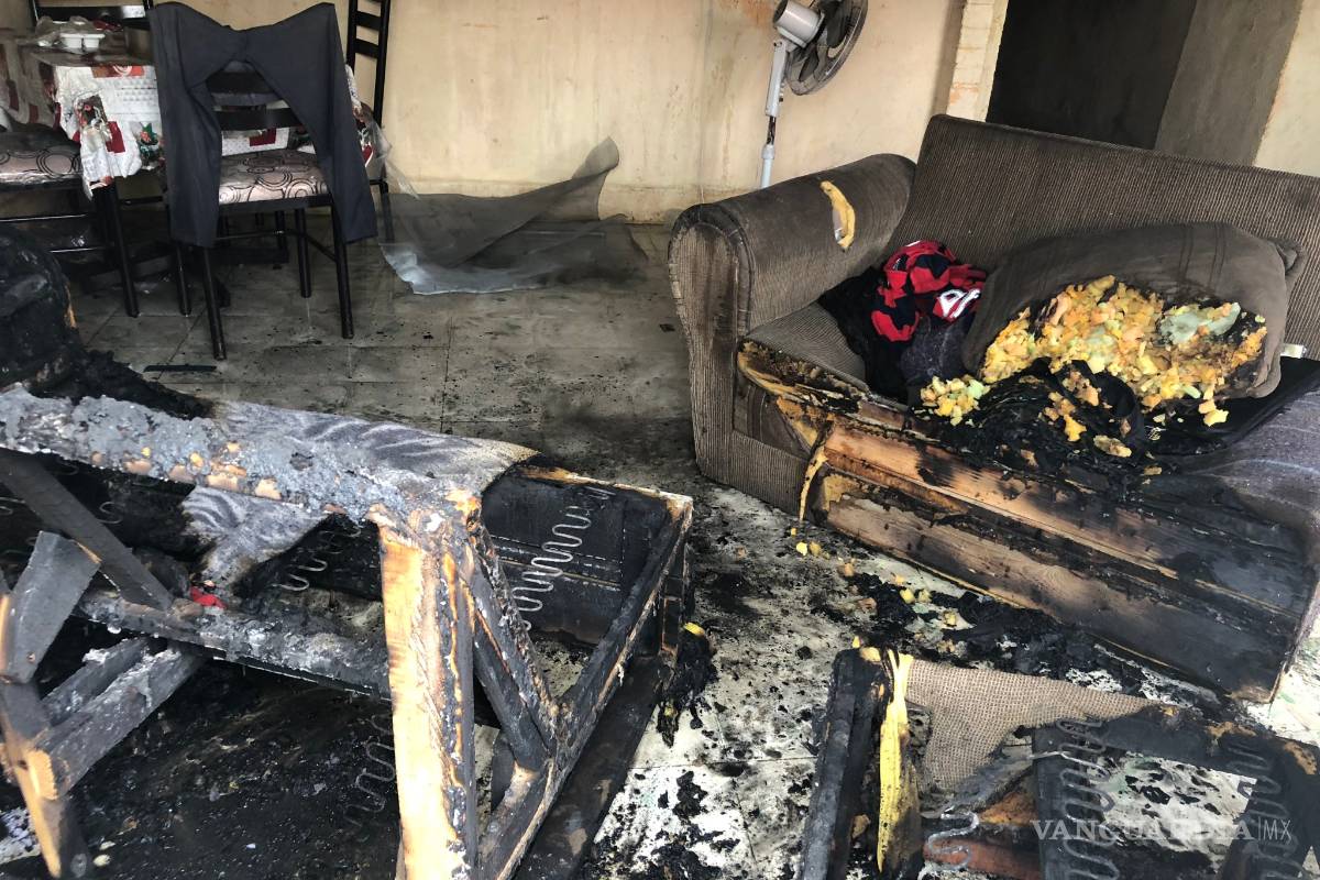 Madre da encendedor a sus hijos de 8, 9 y 11 años de edad; incendian su casa en Saltillo