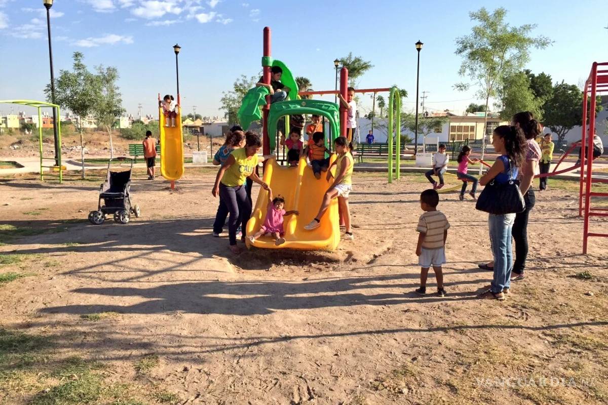 Inaugura alcalde de Torreón plaza en Residencial del Nazas
