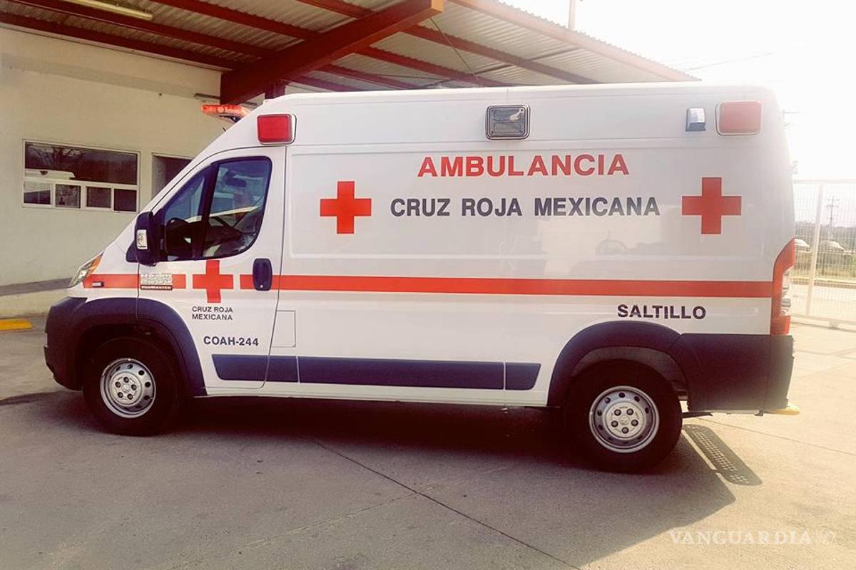 Atropellan a madre con su hijo de 3 años en colonia de Saltillo; aseguran que la mujer revisaba el cel al cruzar la calle