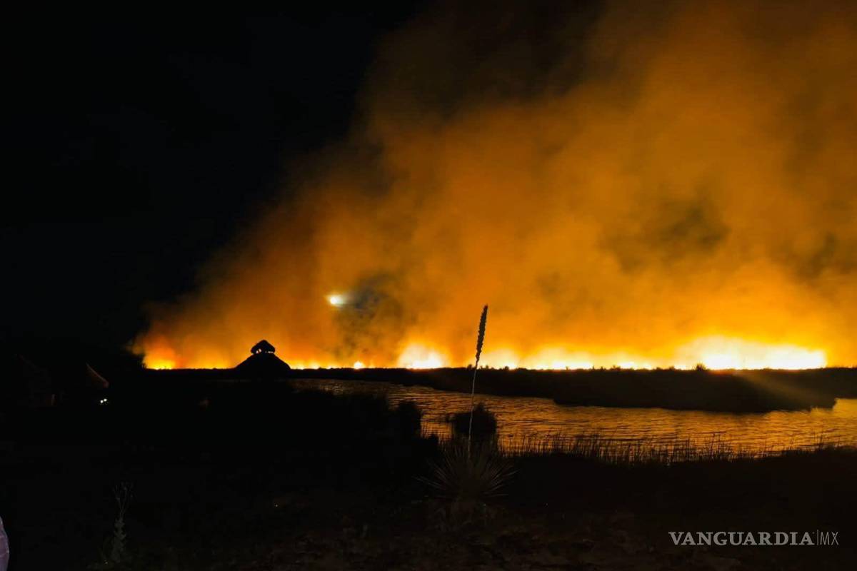 Incendio fuera de control en Río Mezquites, Cuatro Ciénegas, amenaza ecosistema protegido (video)