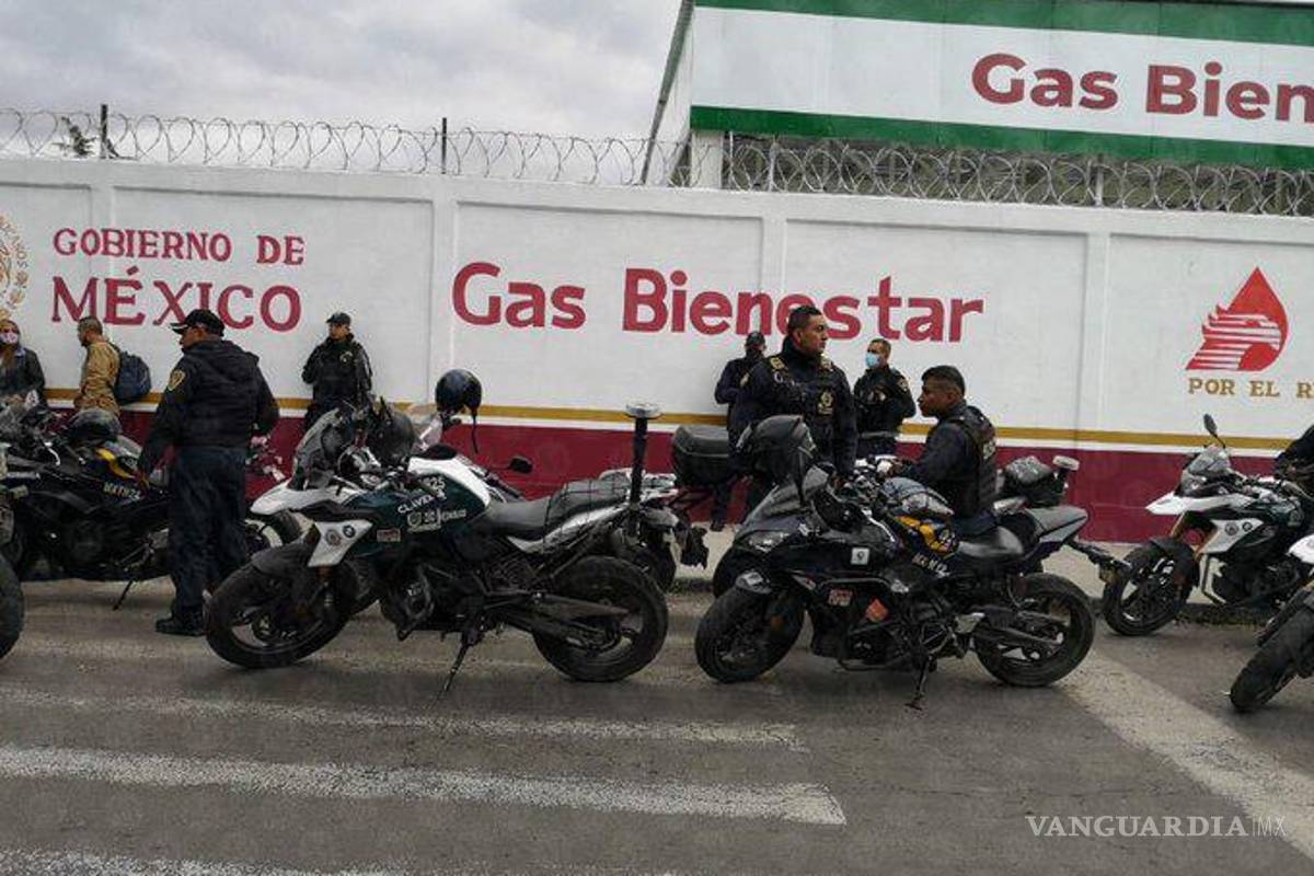 Empleados de Gas Bienestar protestan por sueldos, en Iztacalco